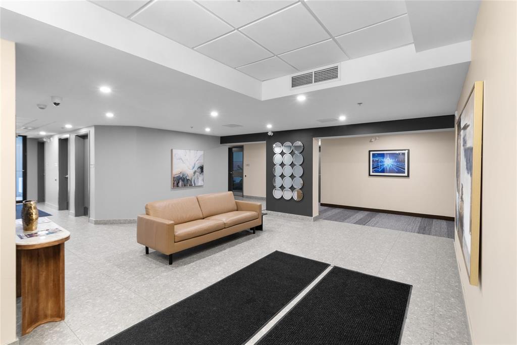 Photo 3 of 110 635 Ballantrae Drive, Winnipeg MB