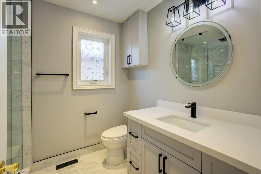 Photo 21 of 105 Veneto Drive, Vaughan ON