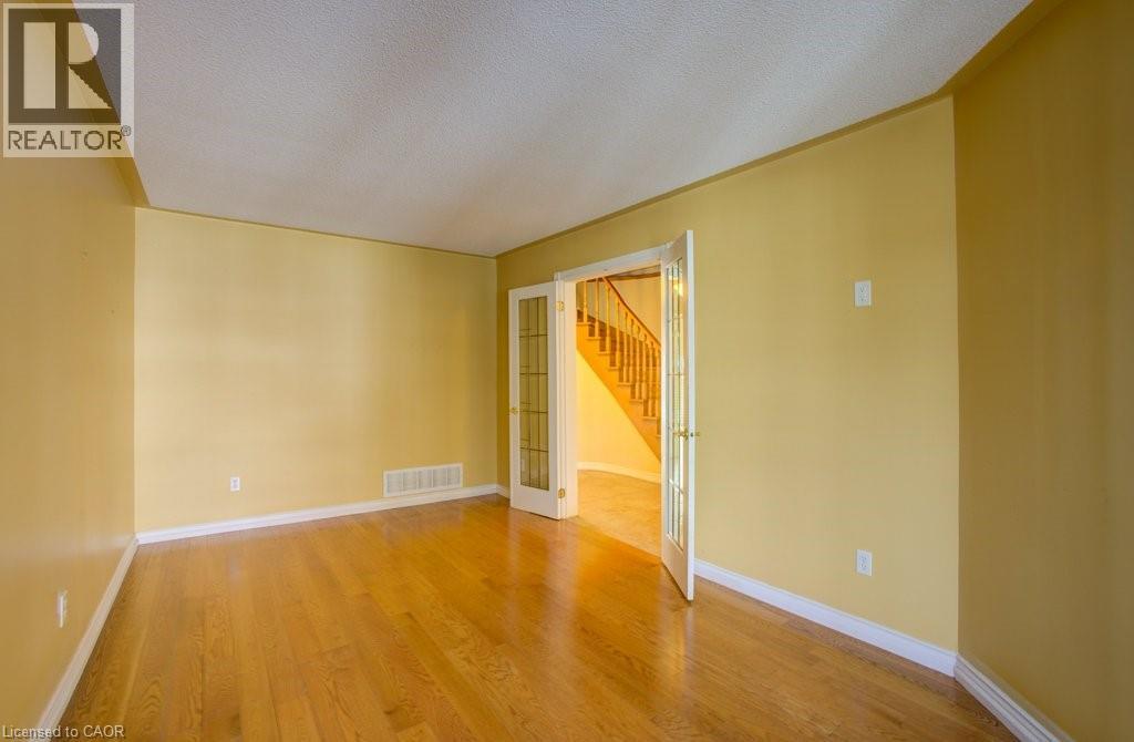 Photo 14 of 105 Veneto Drive, Vaughan ON
