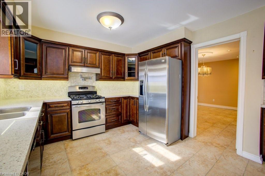 Photo 23 of 105 Veneto Drive, Vaughan ON