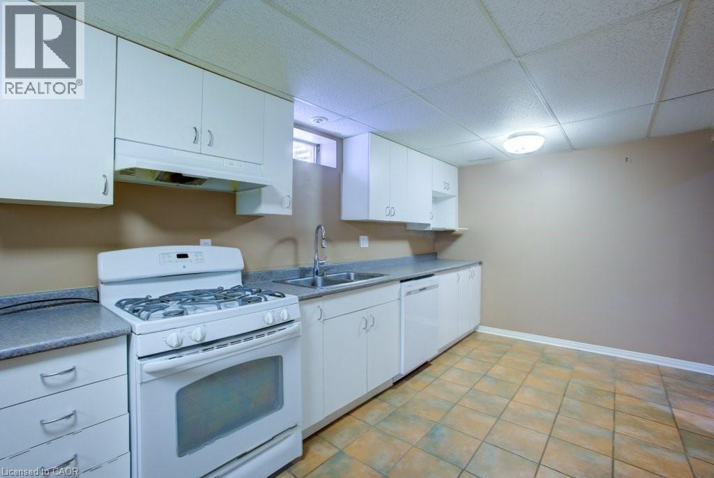 Photo 13 of 105 Veneto Drive, Vaughan ON