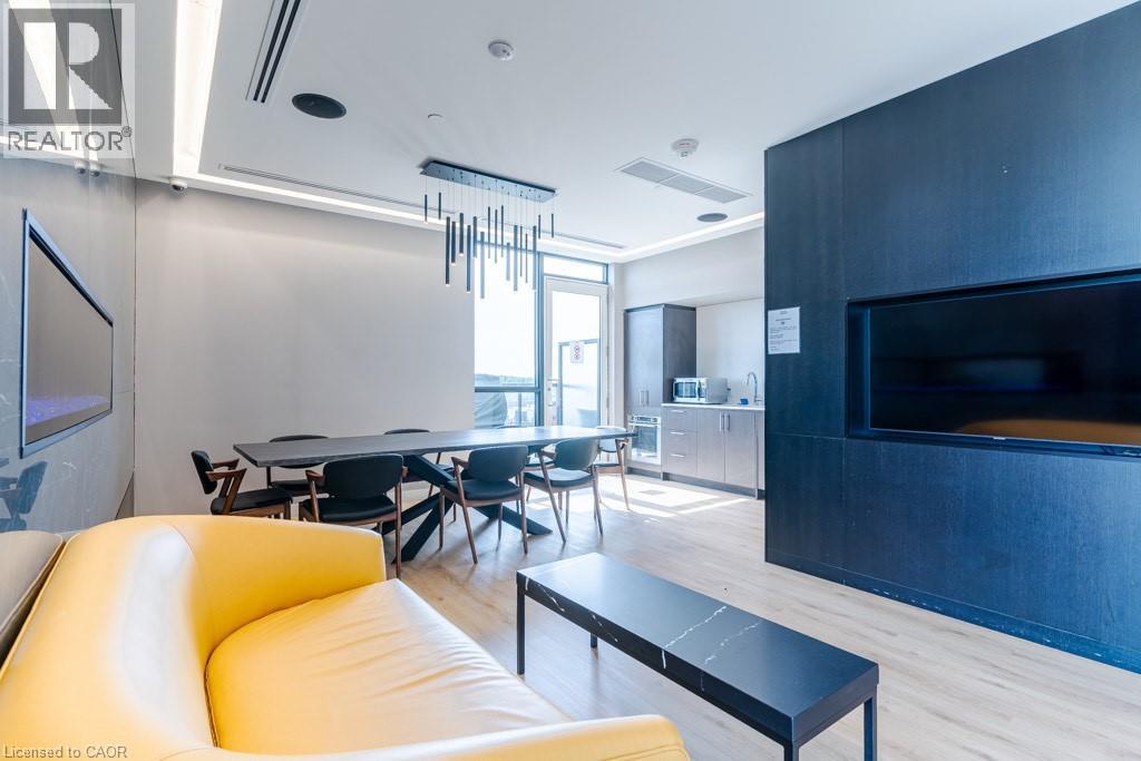 Photo 4 of 681 Yonge Street Unit 409, Barrie ON