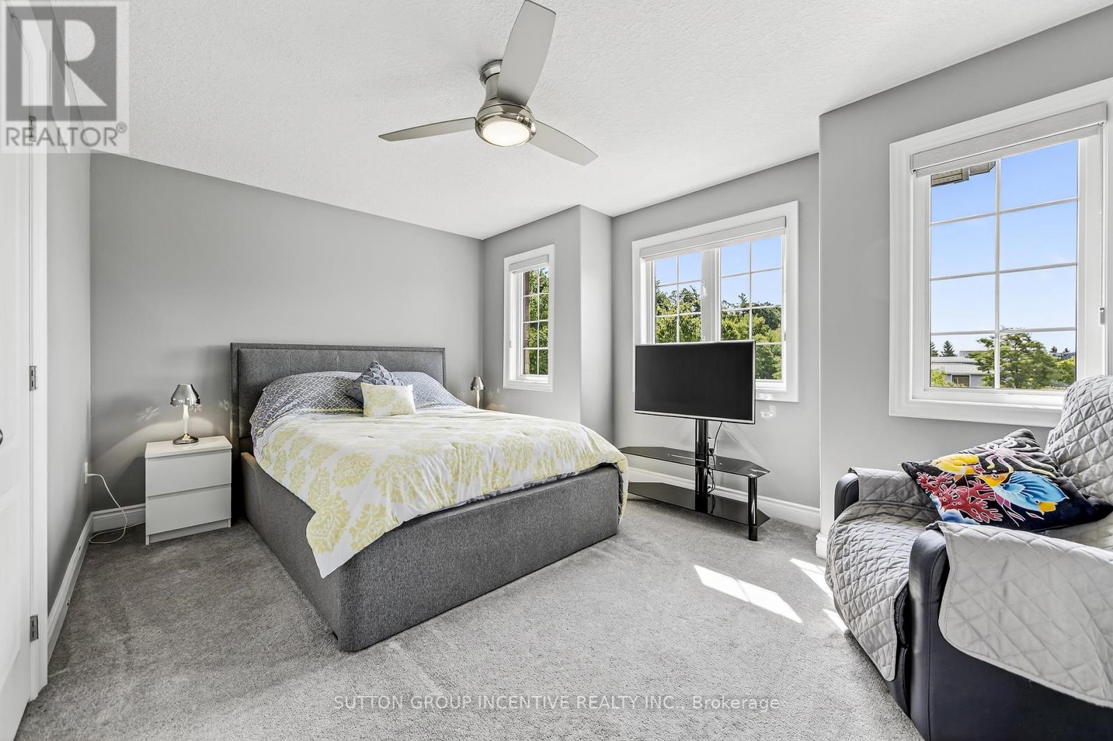 Photo 18 of 22 Britannic Lane, Barrie ON