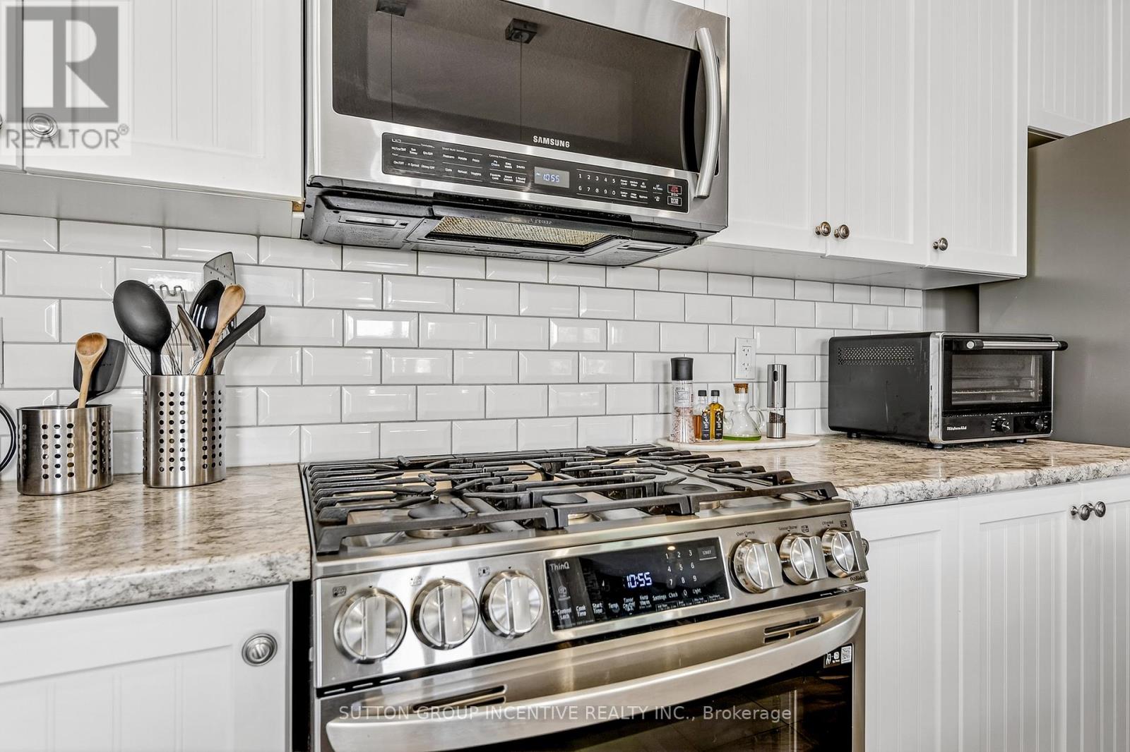 Photo 30 of 22 Britannic Lane, Barrie ON