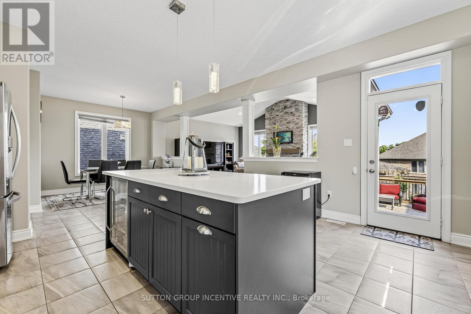 Photo 16 of 22 Britannic Lane, Barrie ON