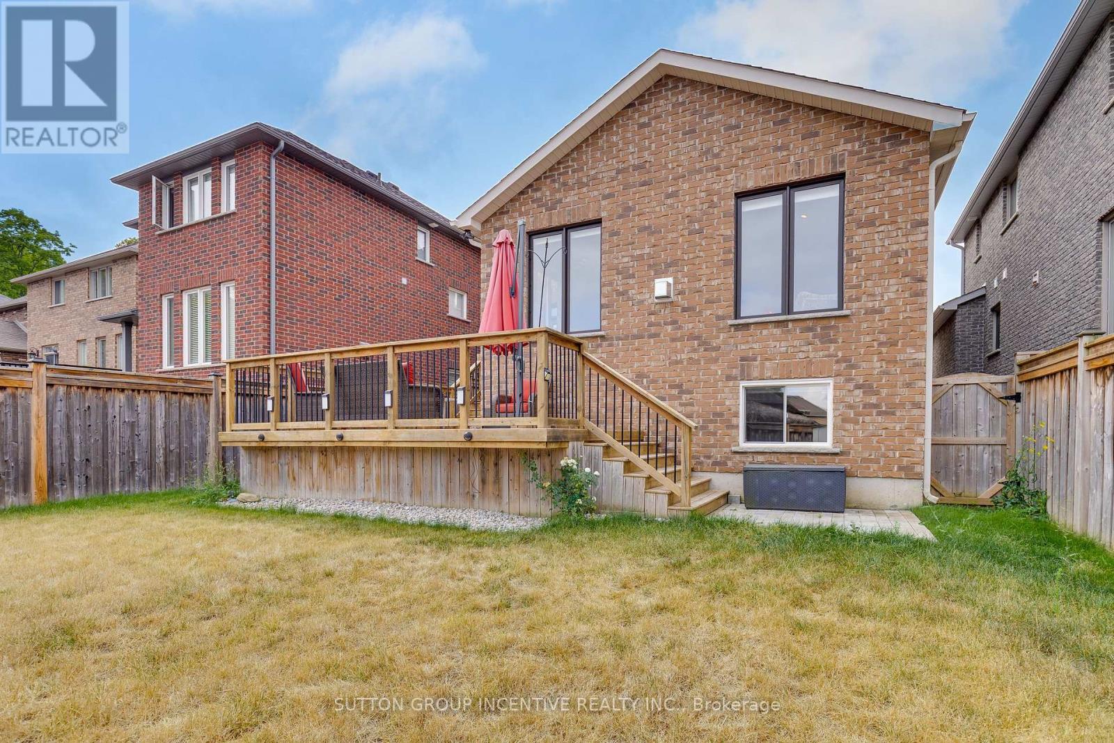 Photo 36 of 22 Britannic Lane, Barrie ON