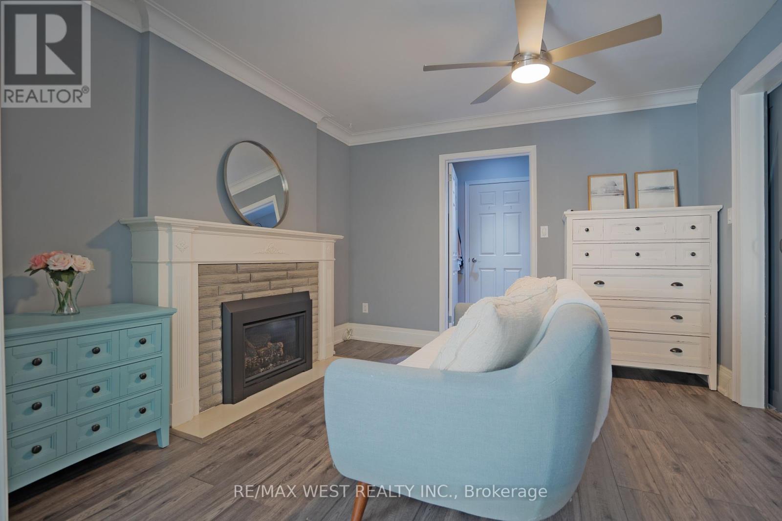 Photo 13 of 4 Elmview Court, Toronto ON