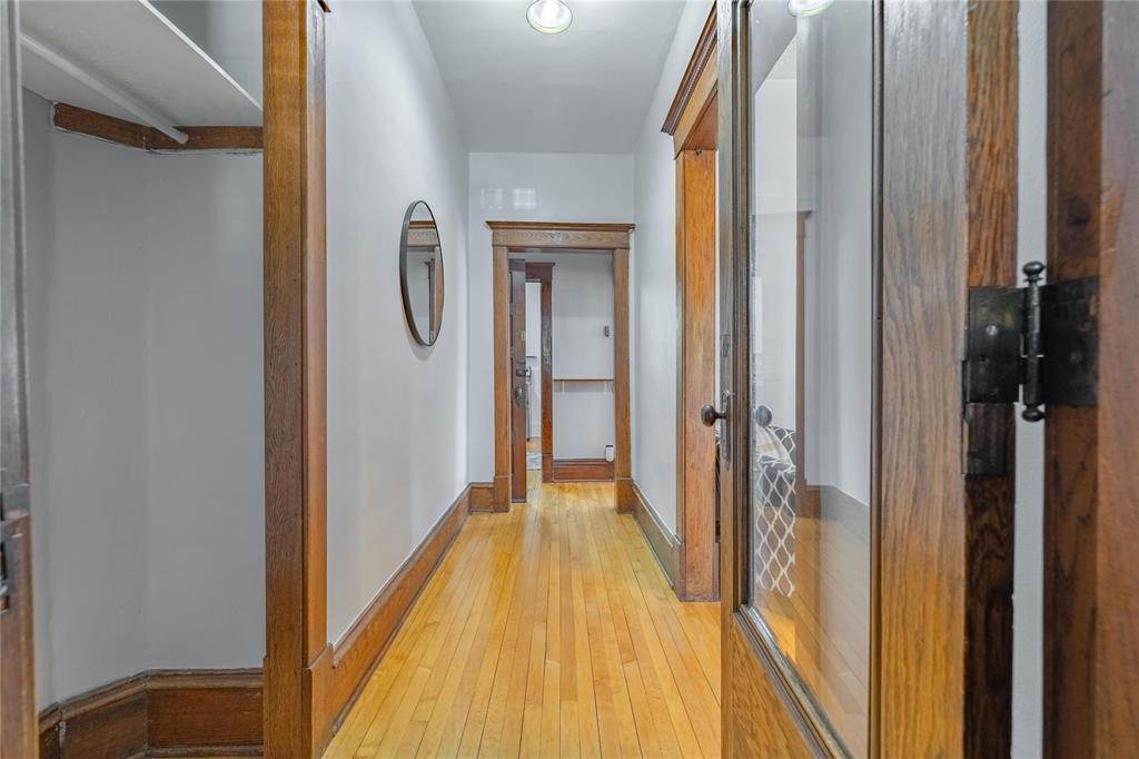 Photo 22 of 215 Walnut Street, Winnipeg MB