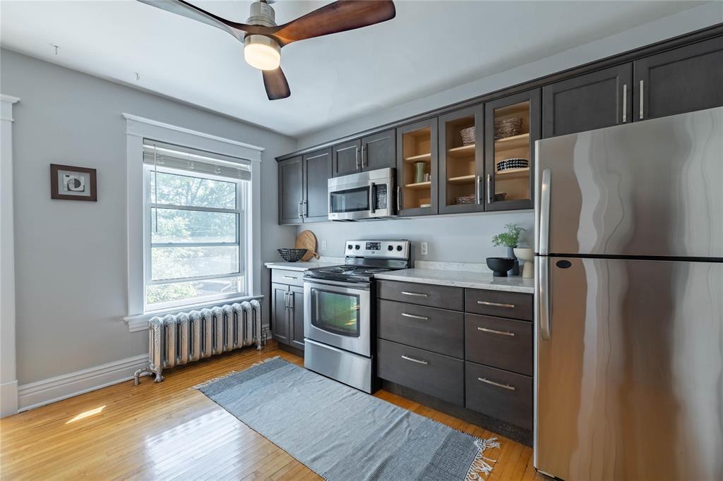 Photo 4 of 215 Walnut Street, Winnipeg MB