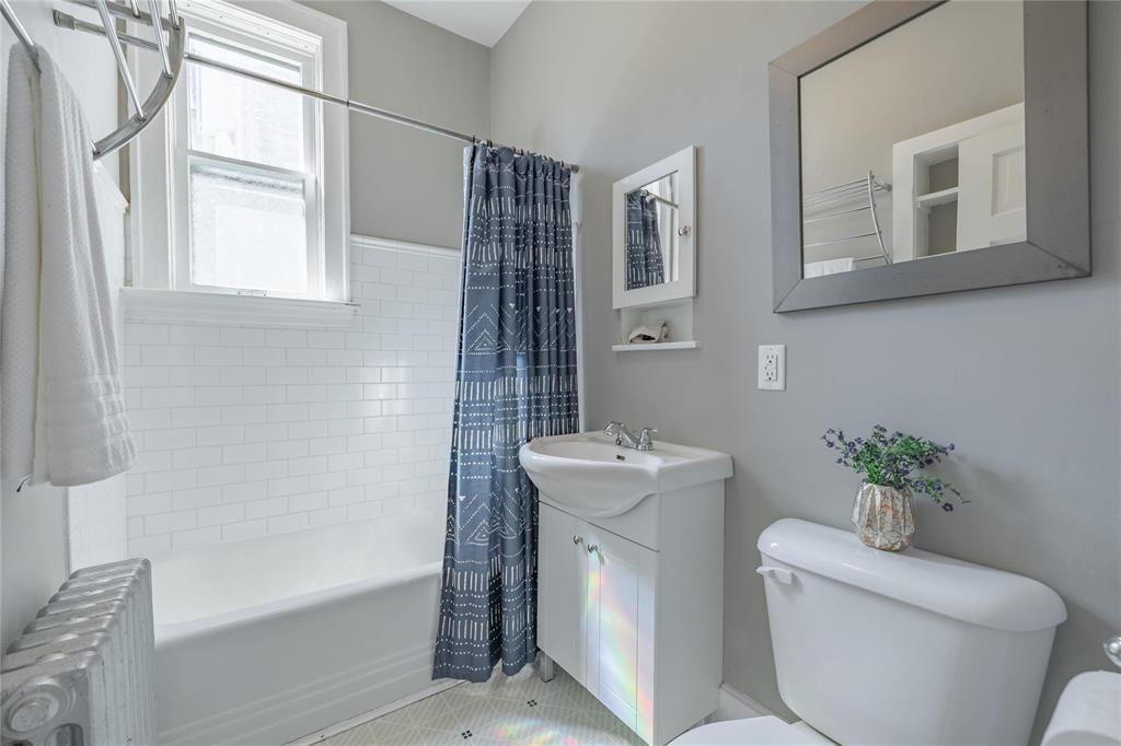 Photo 32 of 215 Walnut Street, Winnipeg MB