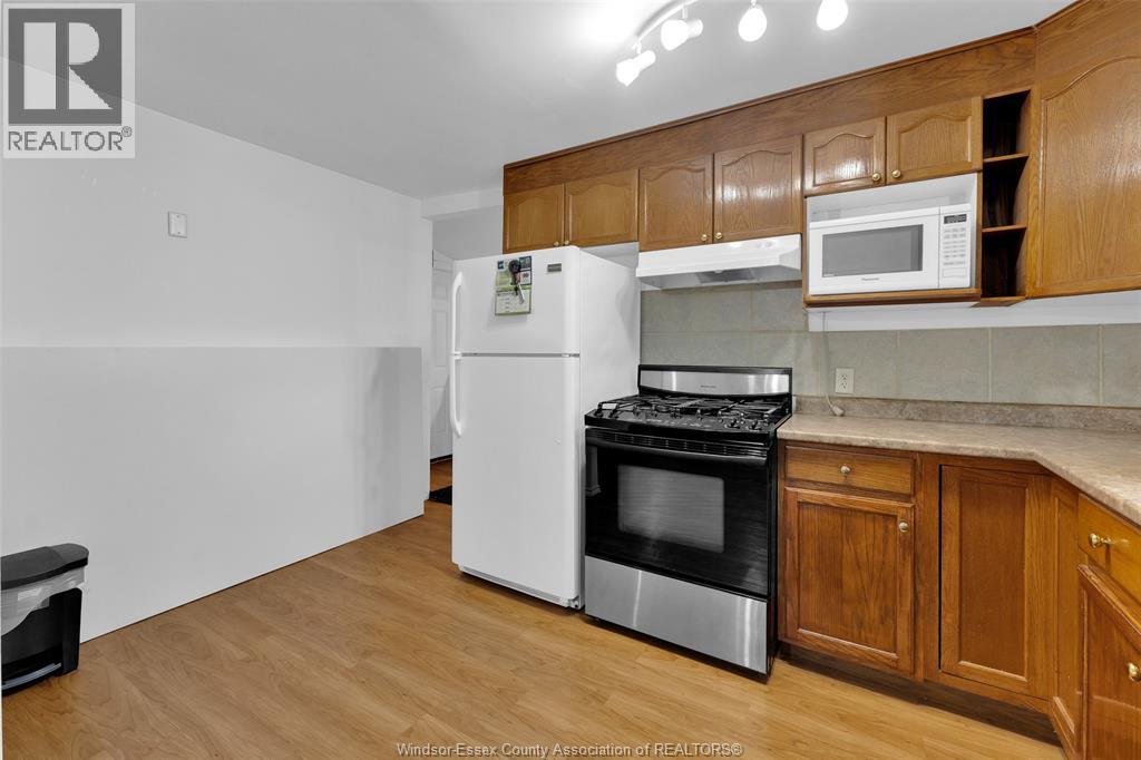 Photo 11 of 3597 Bloomfield, Windsor ON