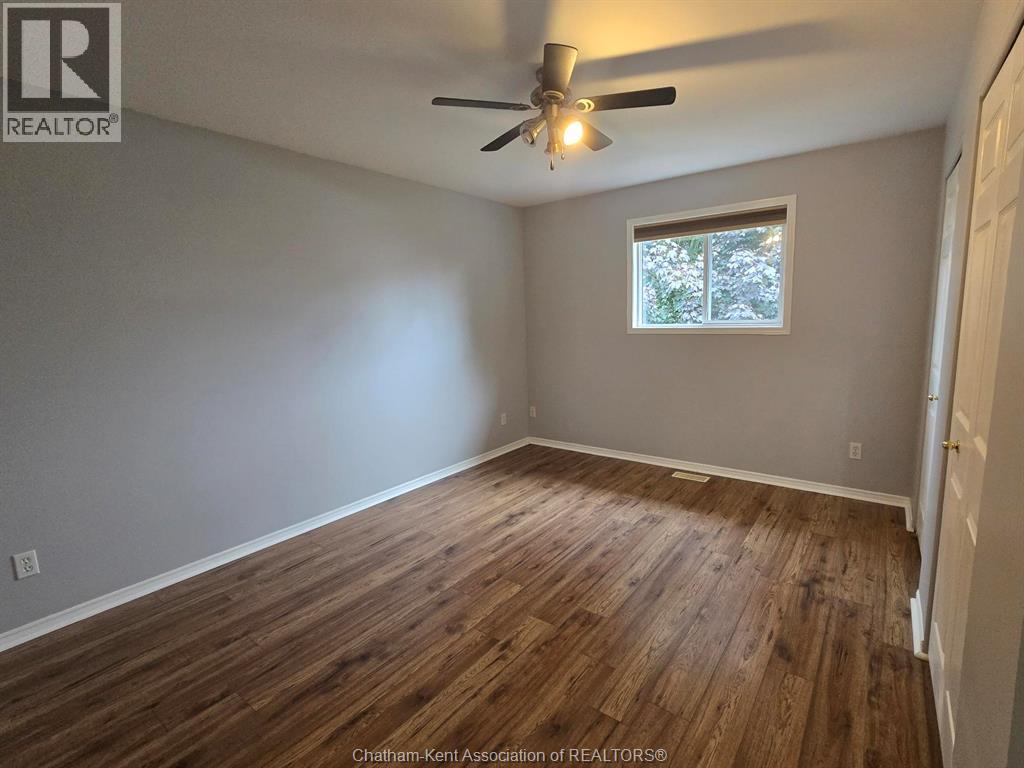 Photo 12 of 75 Taylor Trail, Chatham ON