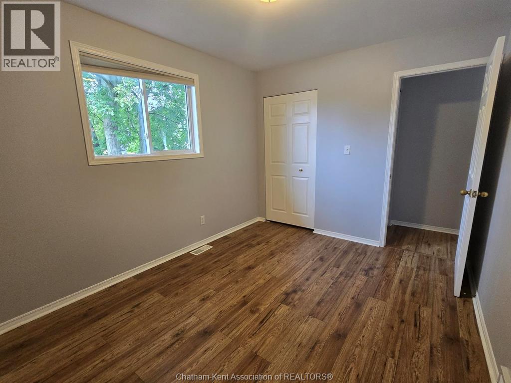 Photo 14 of 75 Taylor Trail, Chatham ON