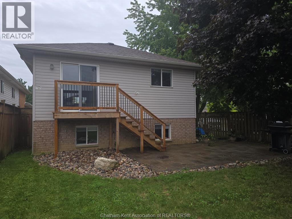 Photo 29 of 75 Taylor Trail, Chatham ON
