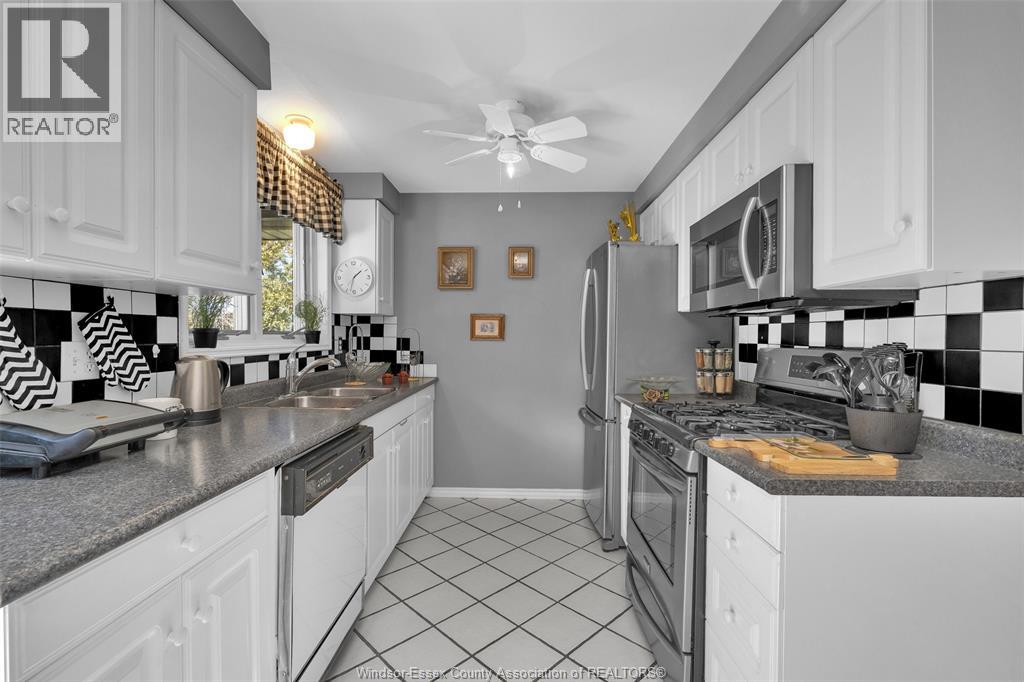 Photo 18 of 2855 Forest Glade Drive, Windsor ON