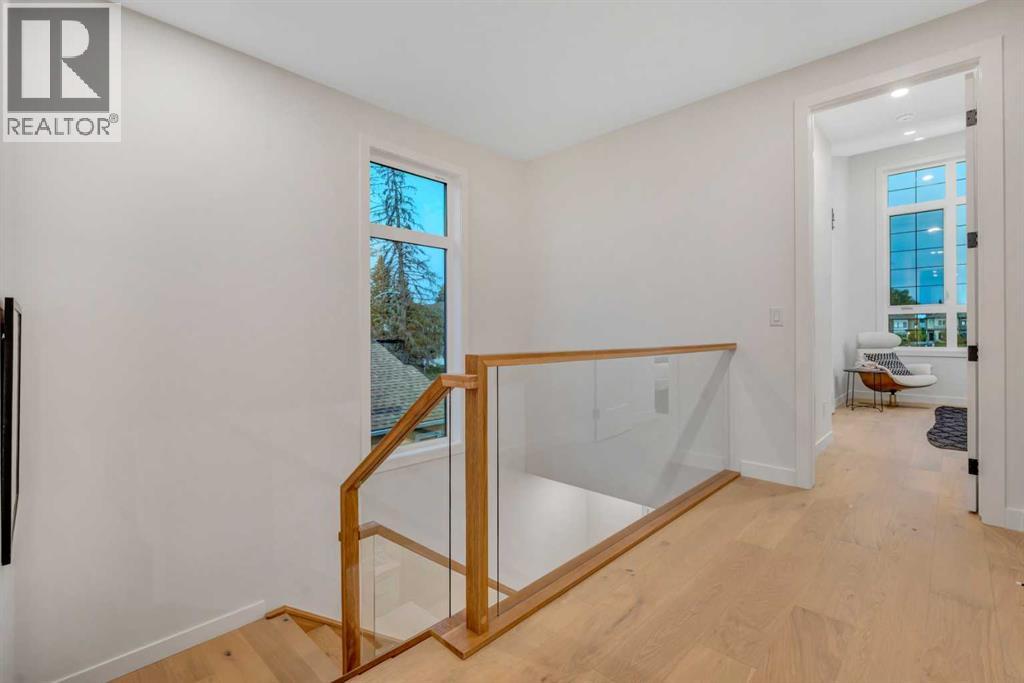 Photo 4 of 2034 29 Street Sw, Calgary AB