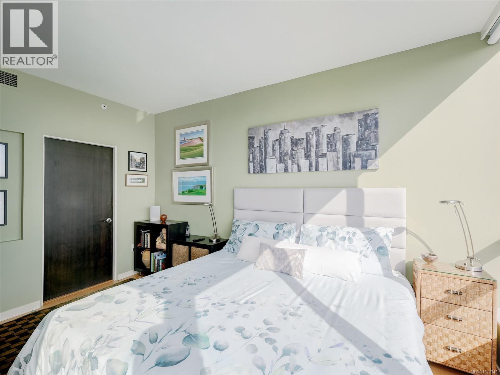 704 399 Tyee Road, Victoria
