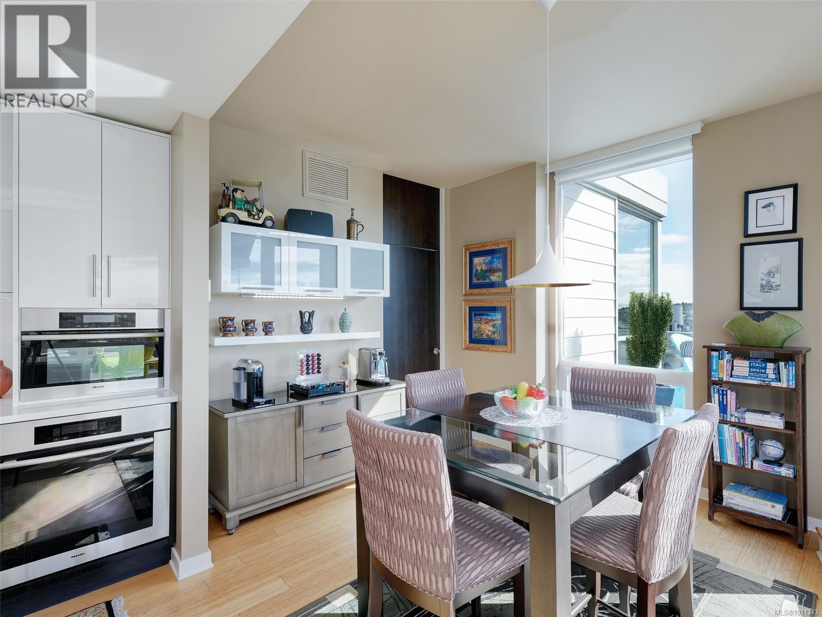 704 399 Tyee Road, Victoria