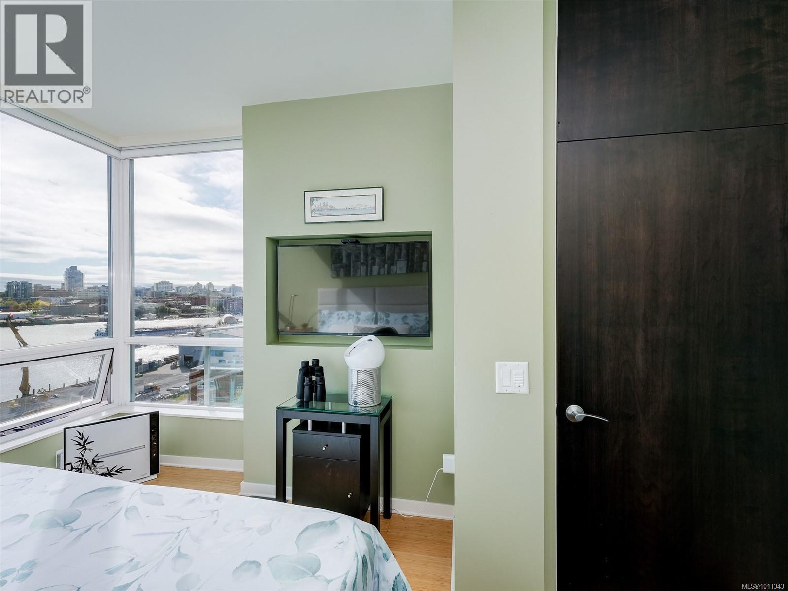 704 399 Tyee Road, Victoria
