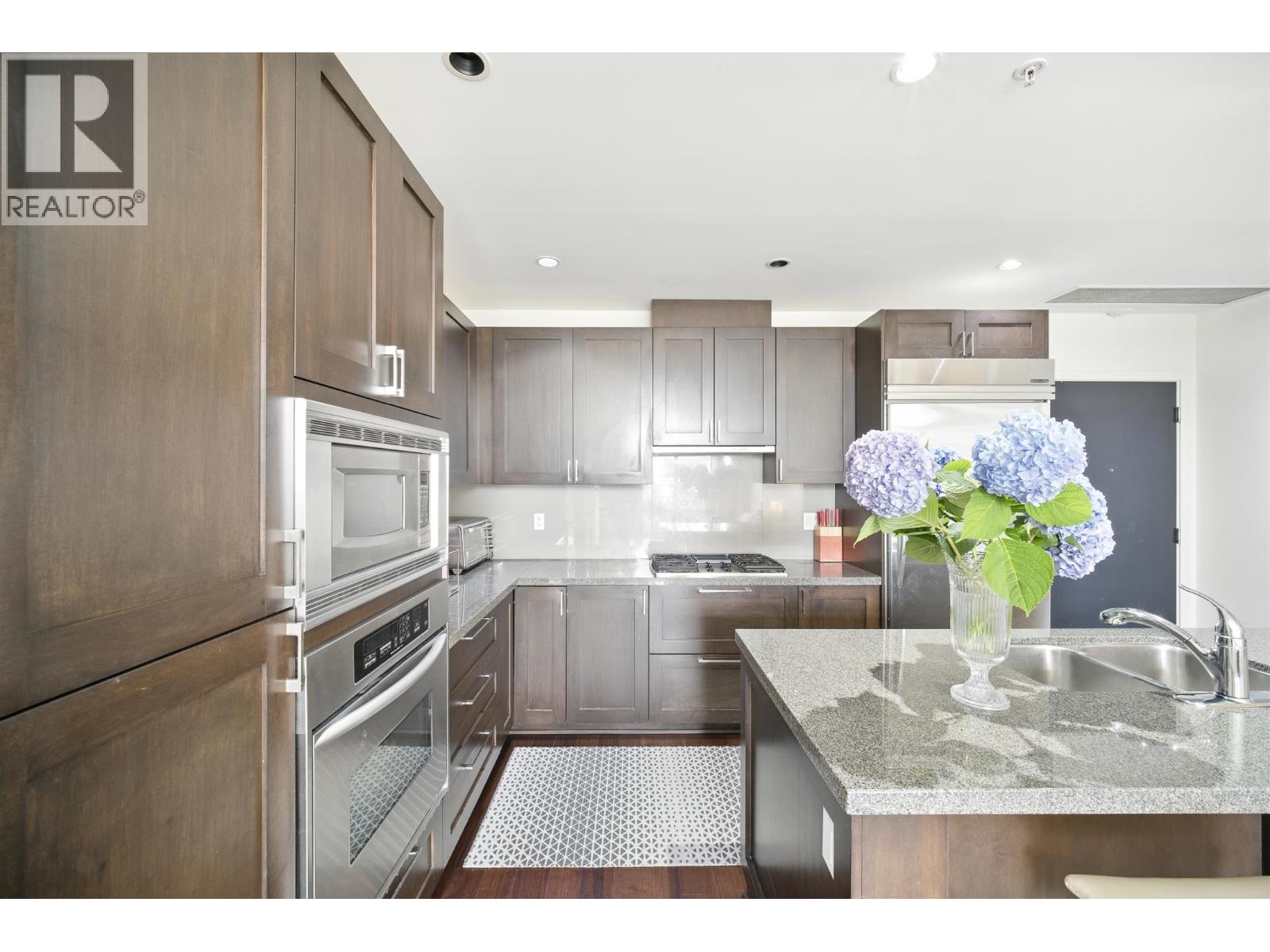 Photo 20 of 404 3595 W 18th Avenue, Vancouver BC
