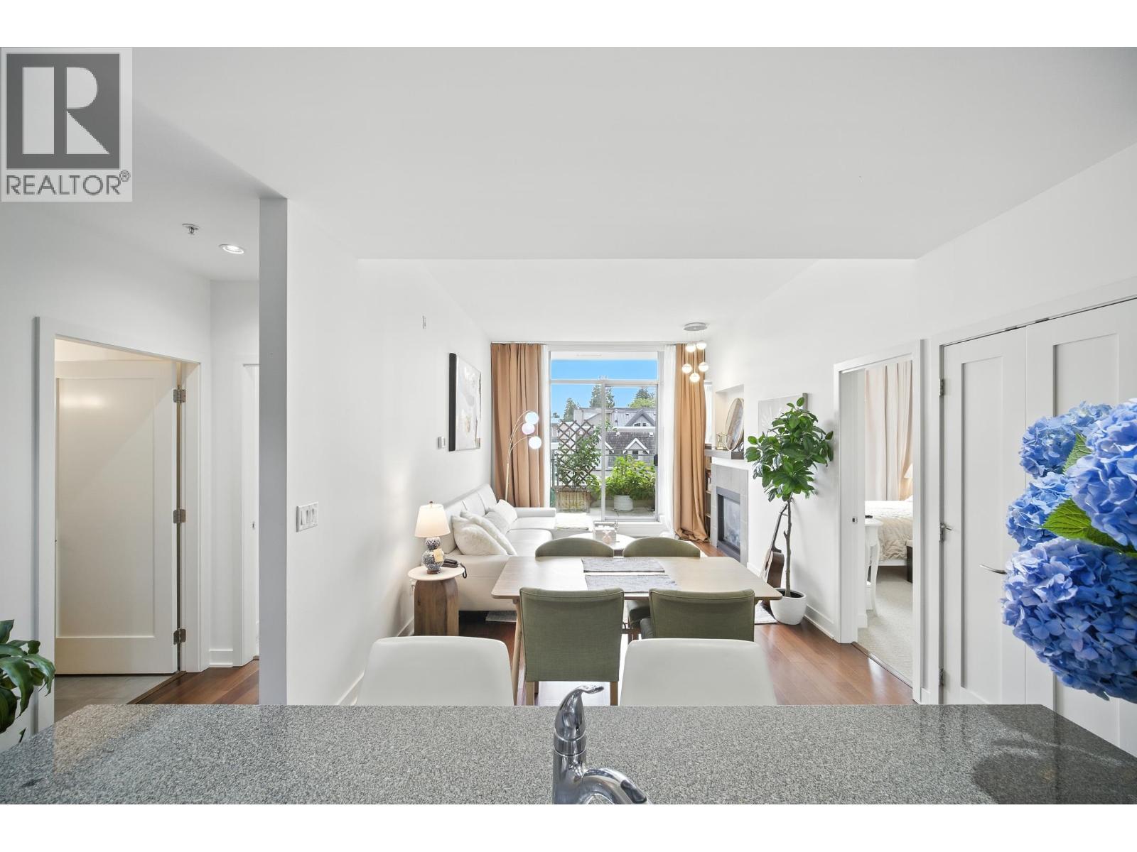 Photo 12 of 404 3595 W 18th Avenue, Vancouver BC