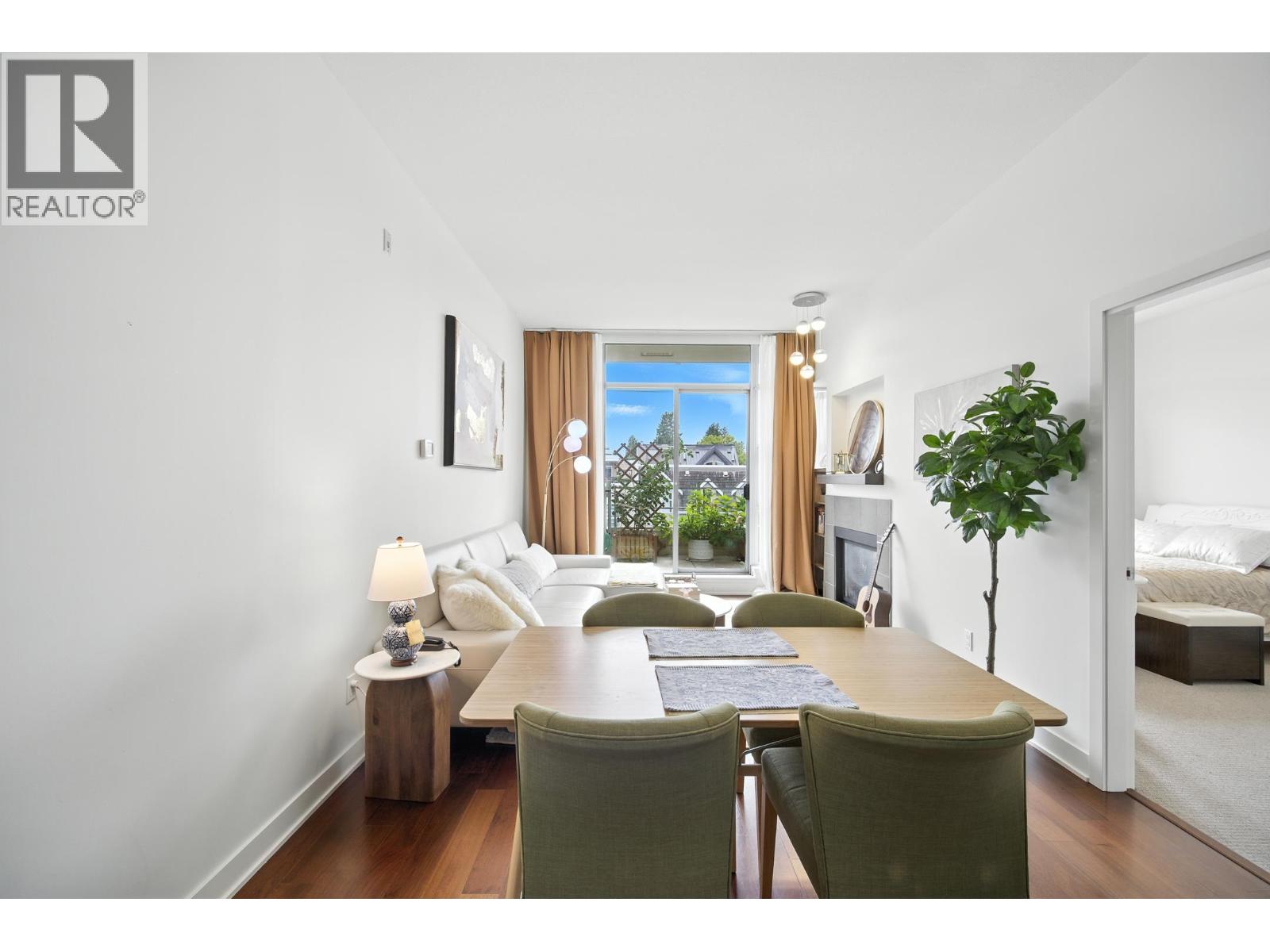 Photo 3 of 404 3595 W 18th Avenue, Vancouver BC