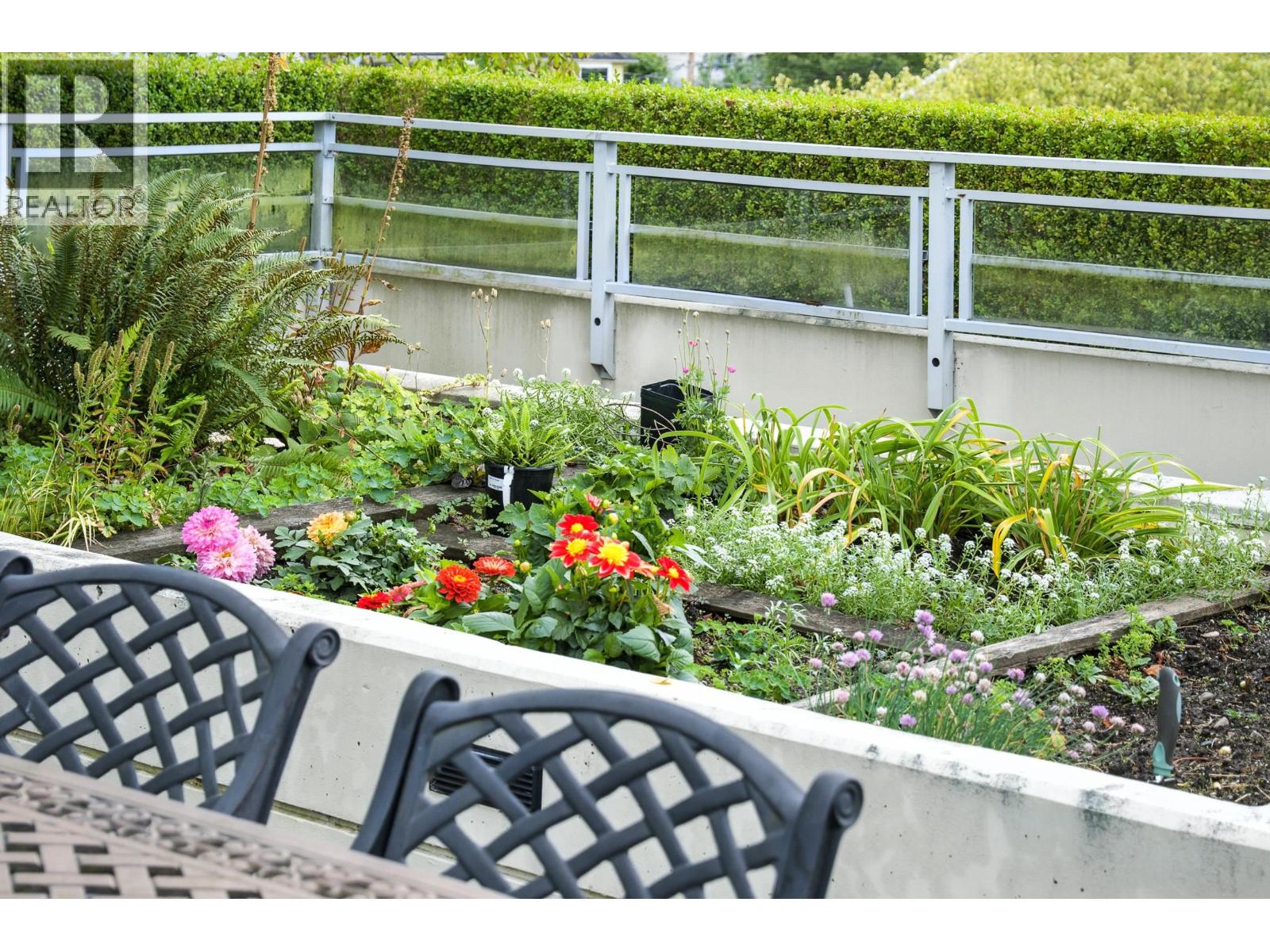 Photo 26 of 404 3595 W 18th Avenue, Vancouver BC