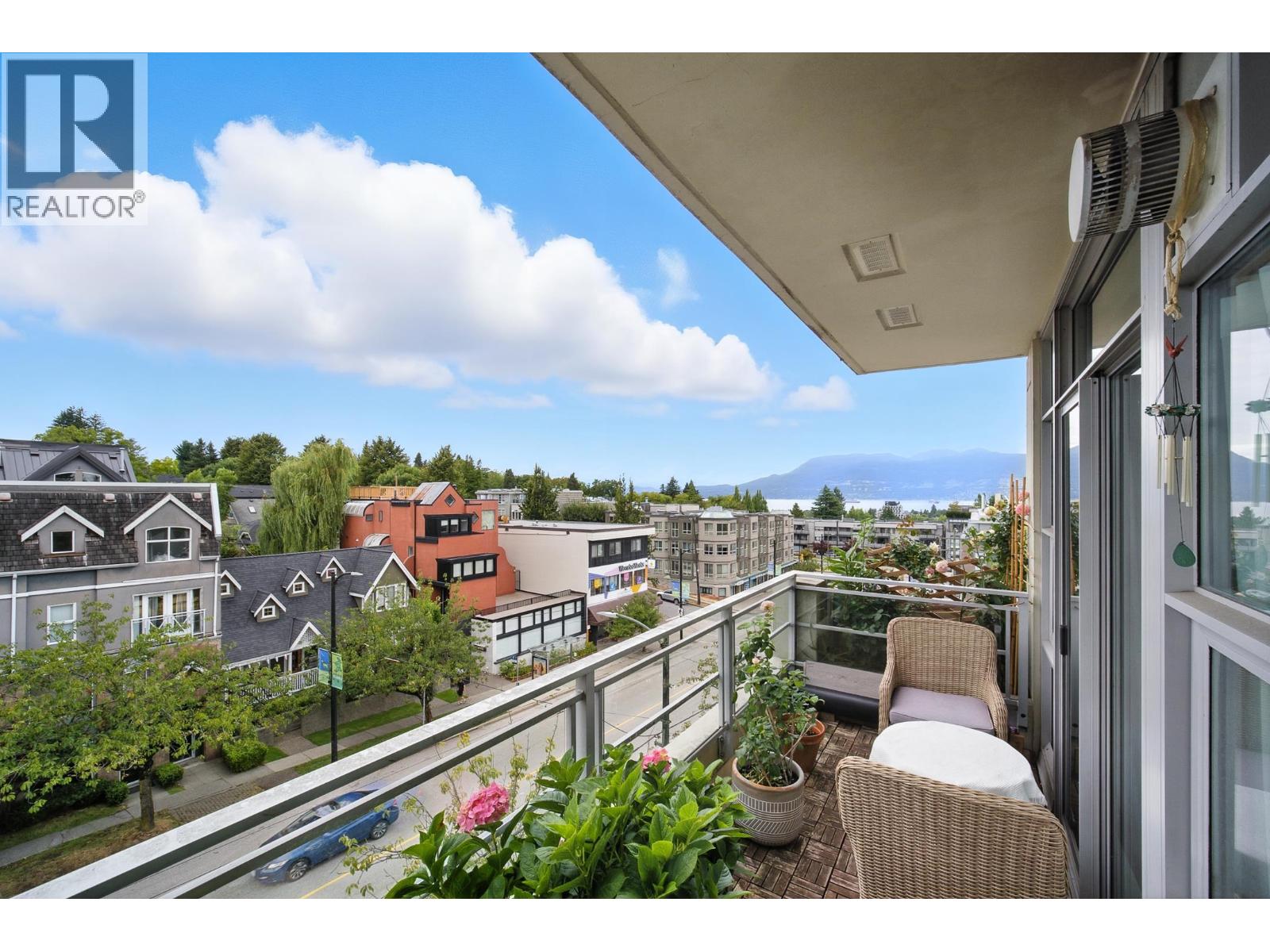 Photo 6 of 404 3595 W 18th Avenue, Vancouver BC