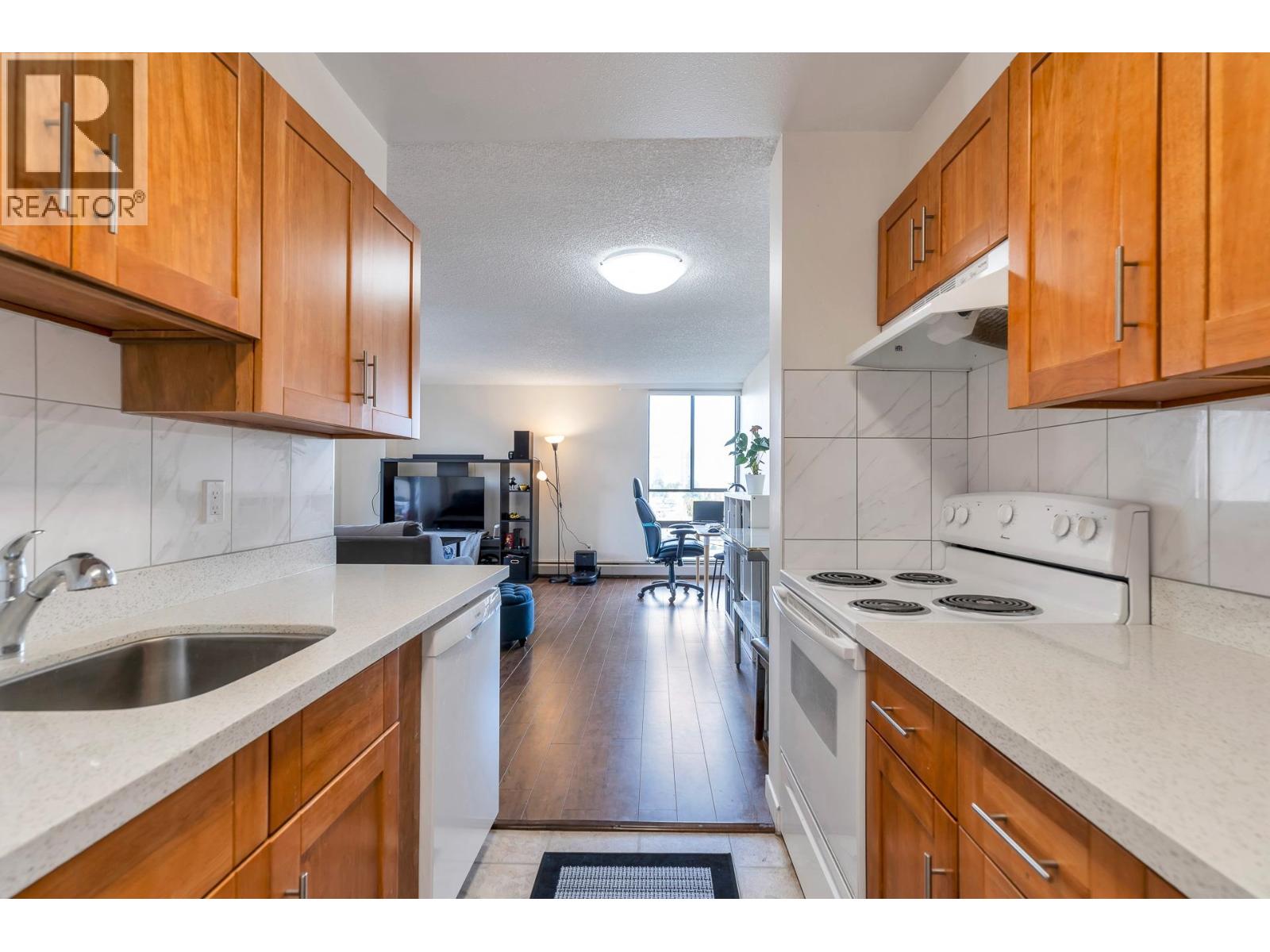 Photo 12 of 1403 6689 Willingdon Avenue, Burnaby BC