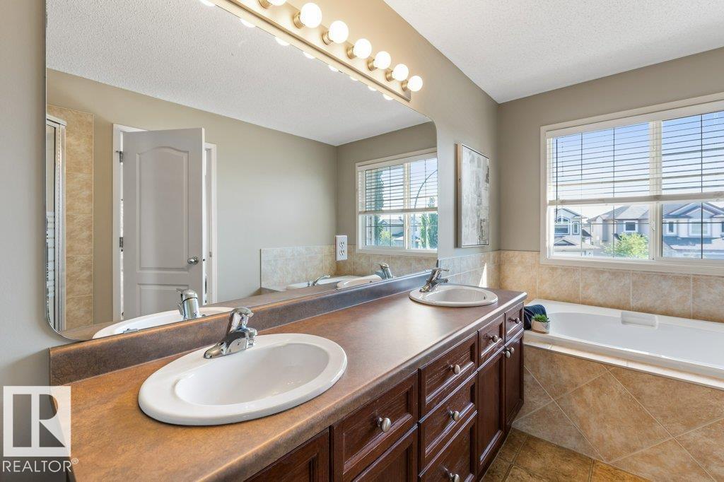Photo 33 of 4208 162 Av Nw, Edmonton AB