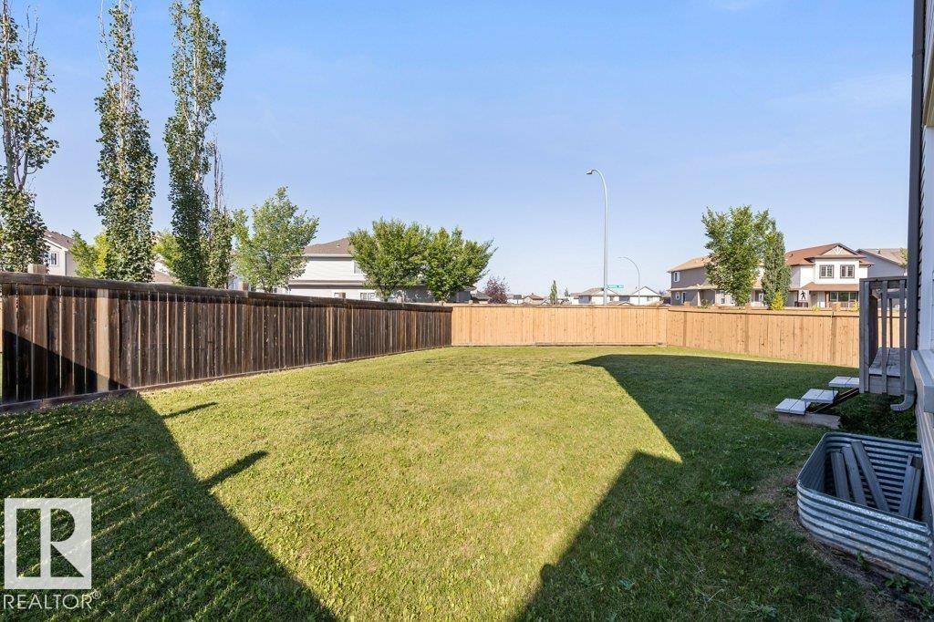 Photo 10 of 4208 162 Av Nw, Edmonton AB