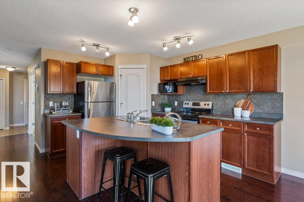 Photo 12 of 4208 162 Av Nw, Edmonton AB