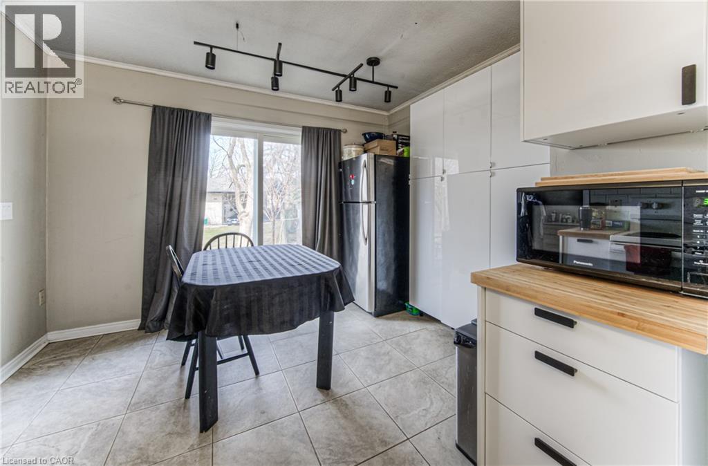 Photo 3 of 121 University Avenue E Unit 9, Waterloo ON