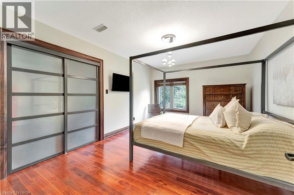 Photo 2 of 11 Maple Hill Drive, Kitchener ON