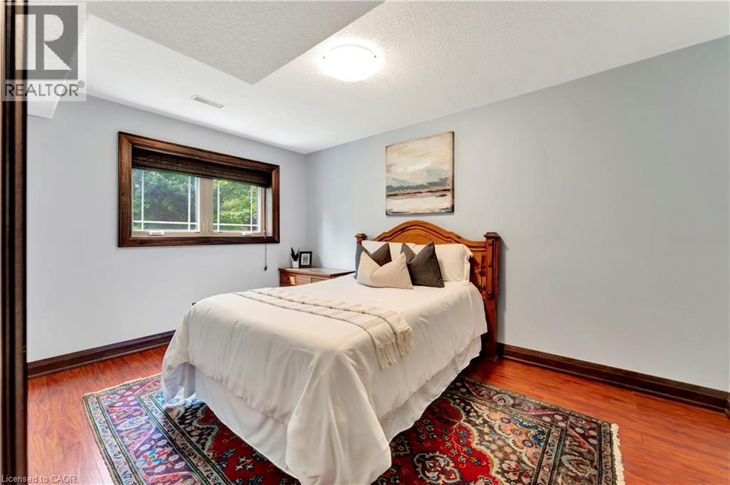 Photo 33 of 11 Maple Hill Drive, Kitchener ON