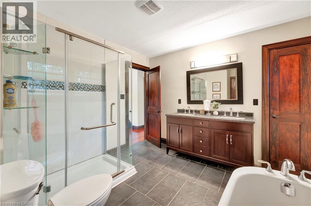Photo 47 of 11 Maple Hill Drive, Kitchener ON