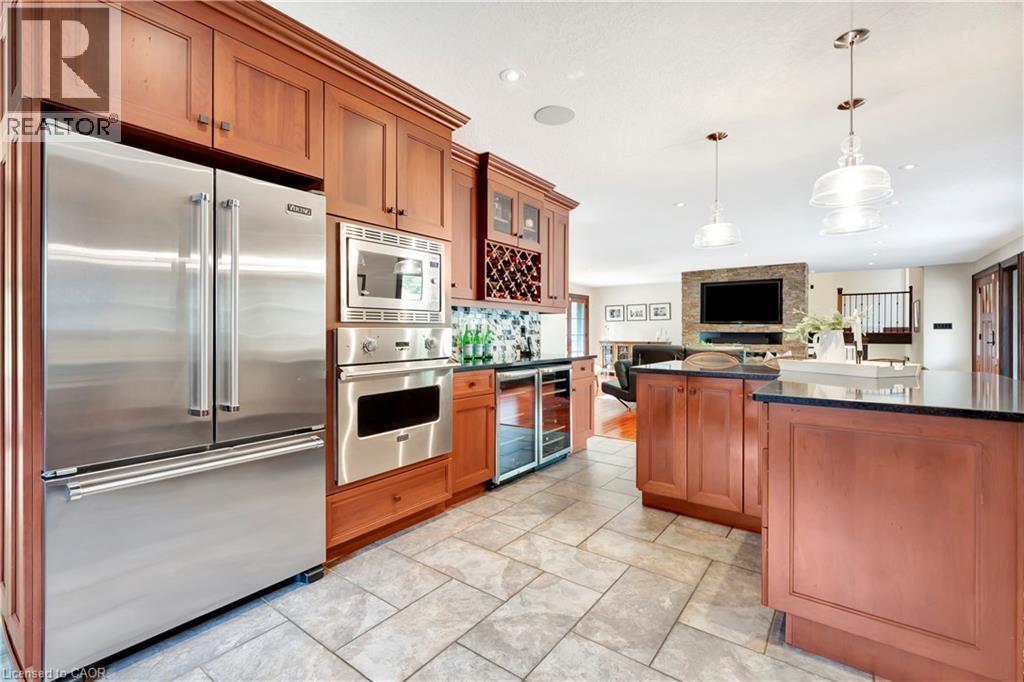 Photo 32 of 11 Maple Hill Drive, Kitchener ON