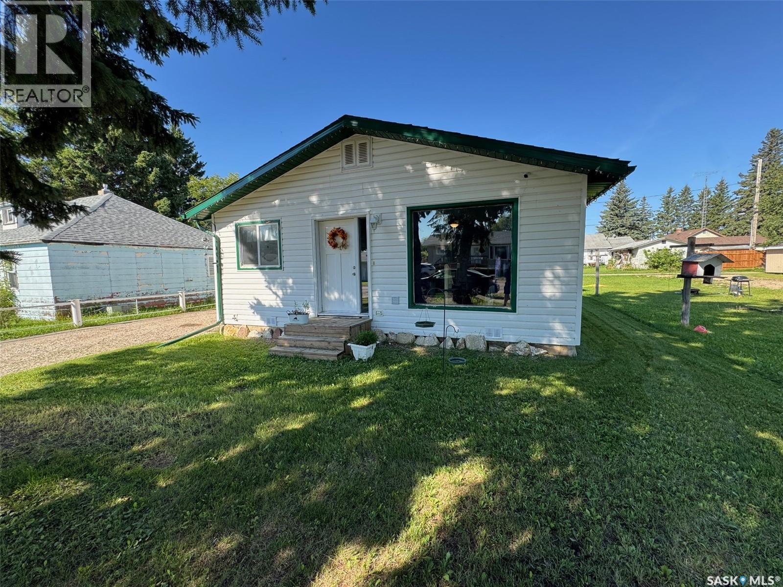 116 Elizabeth AVENUE - 2