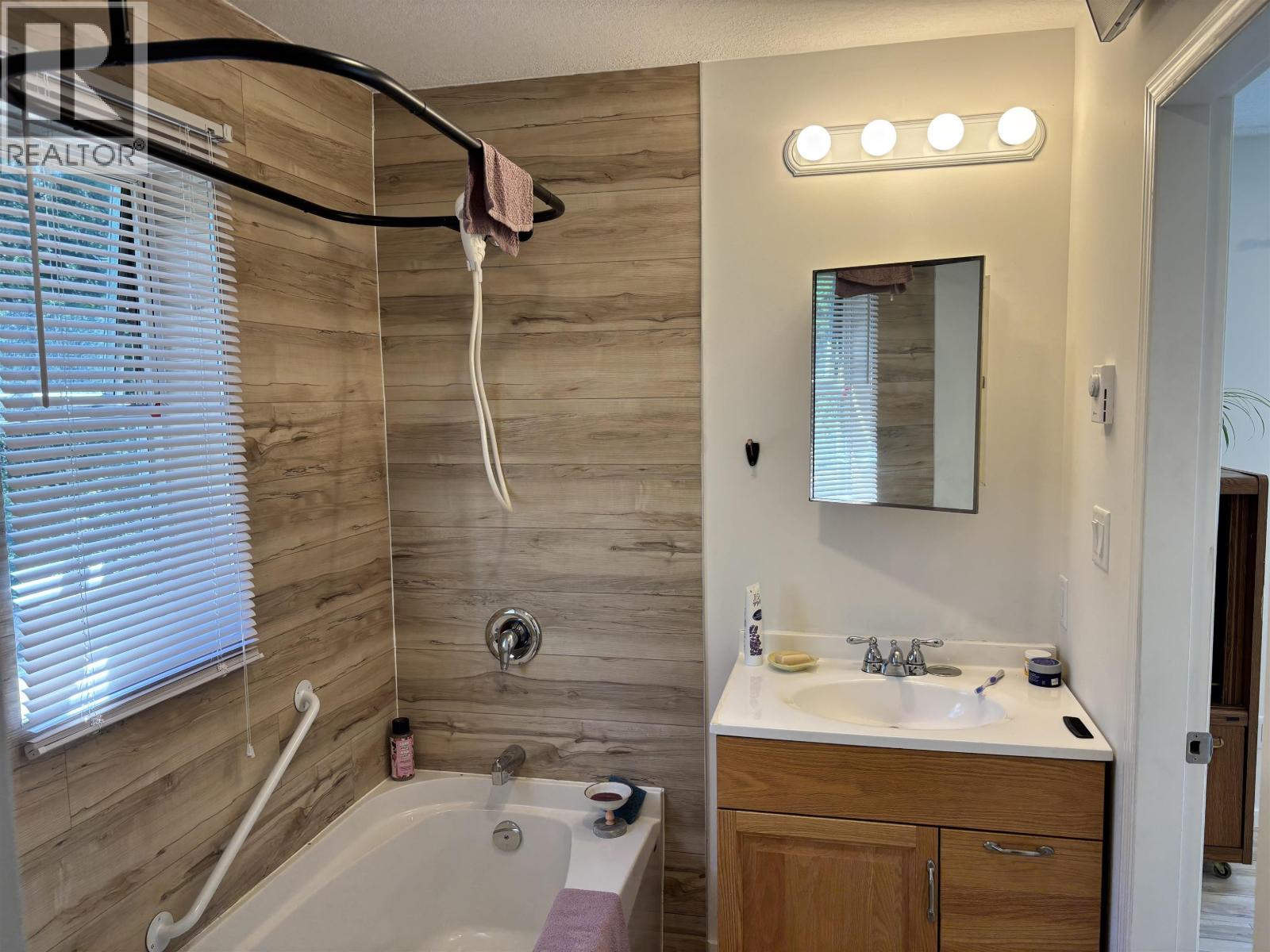 1005 SIMON BAY ROAD, Fraser Lake