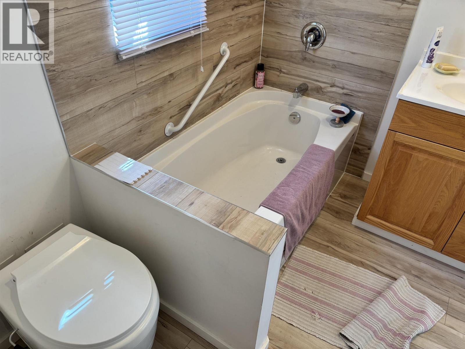 1005 SIMON BAY ROAD, Fraser Lake