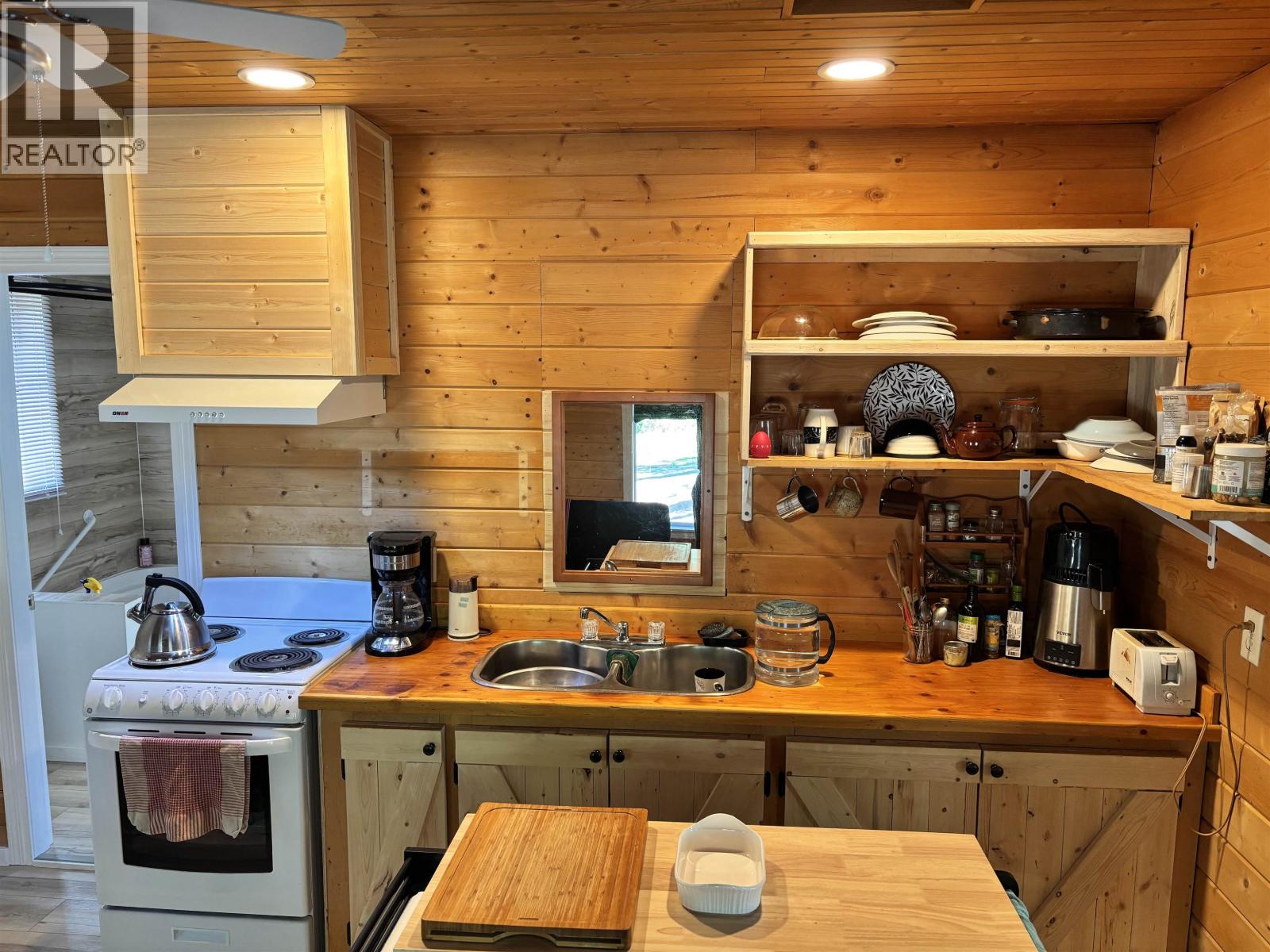 1005 SIMON BAY ROAD, Fraser Lake