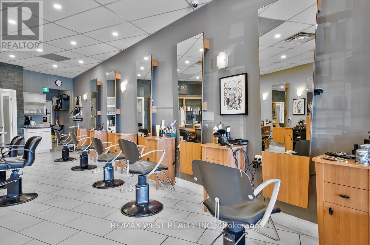 Photo 20 of 7 A 1065 Davis Drive, Newmarket ON