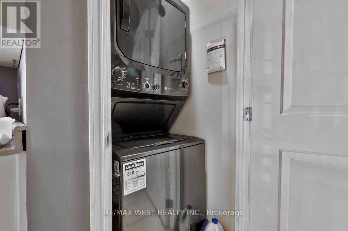Photo 17 of 7 A 1065 Davis Drive, Newmarket ON