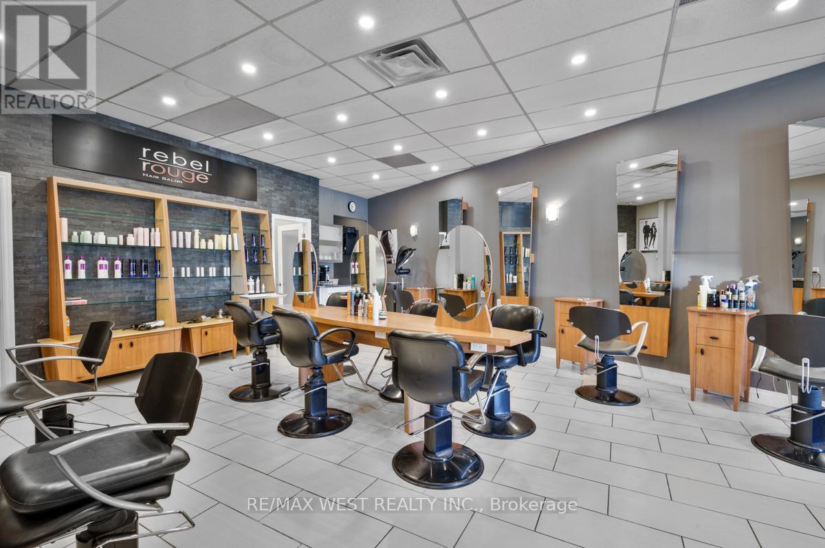 Photo 19 of 7 A 1065 Davis Drive, Newmarket ON