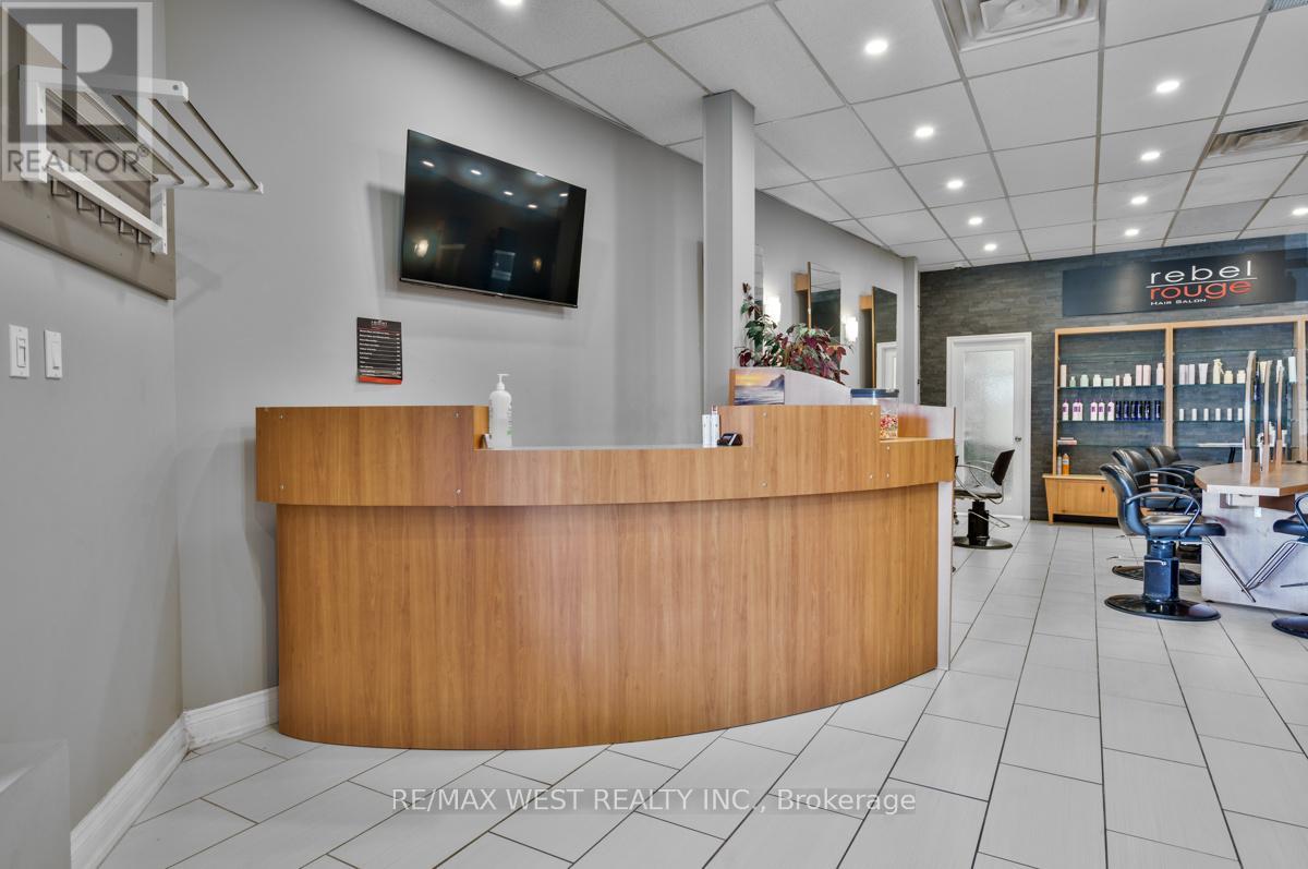 Photo 14 of 7 A 1065 Davis Drive, Newmarket ON