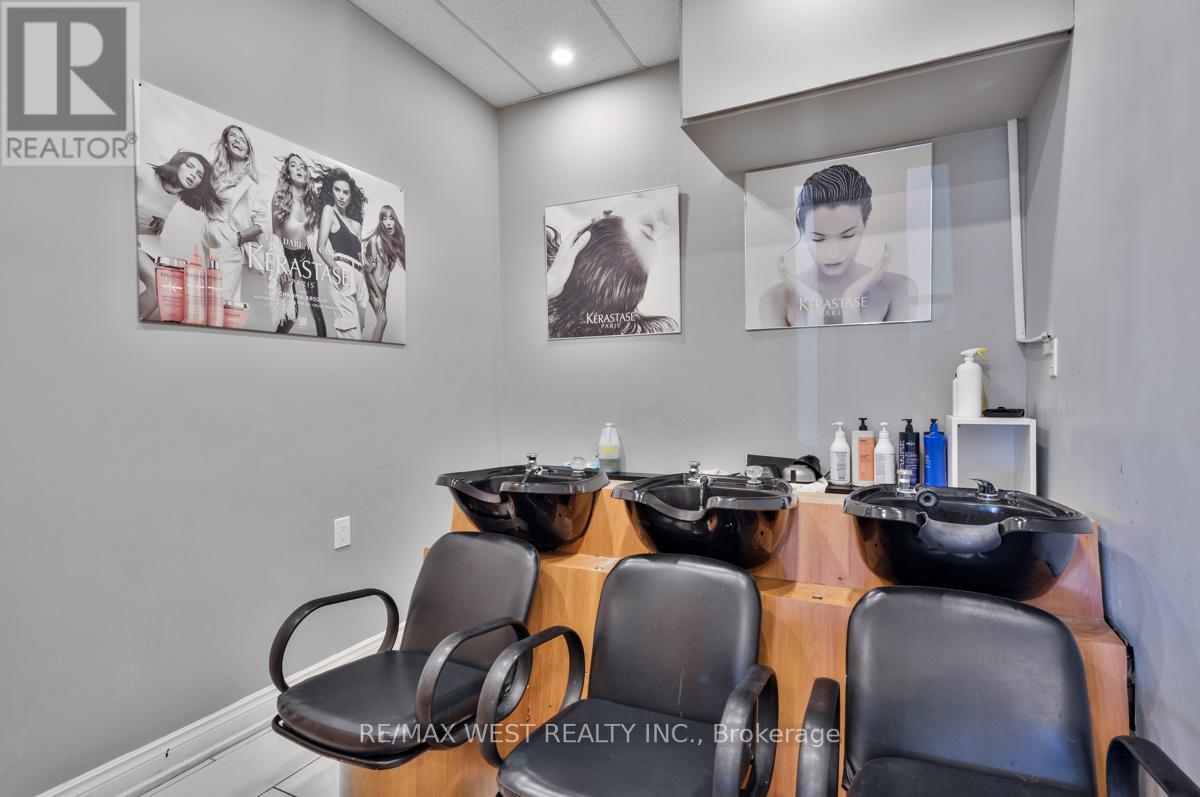 Photo 21 of 7 A 1065 Davis Drive, Newmarket ON