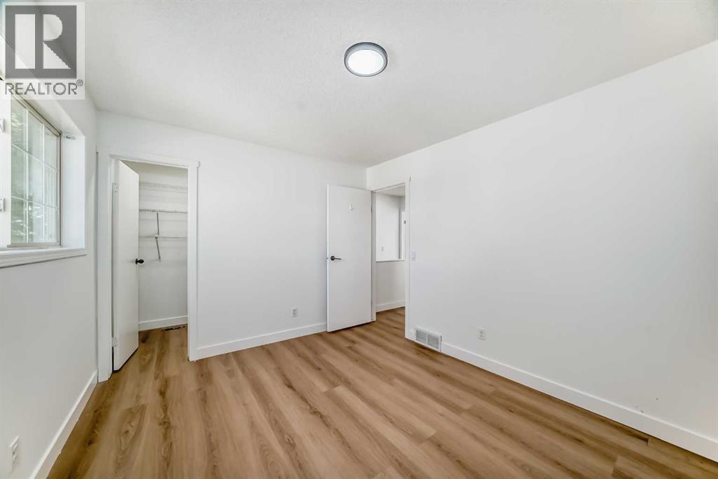 Photo 18 of 37 Martinbrook Link Ne, Calgary AB