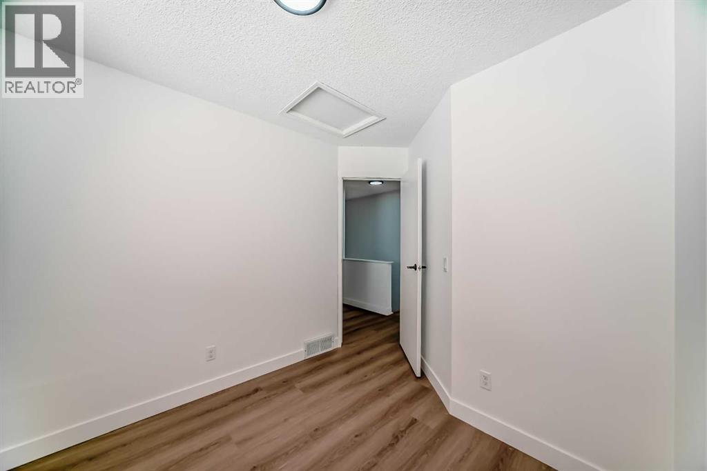 Photo 3 of 37 Martinbrook Link Ne, Calgary AB