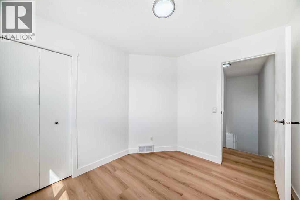 Photo 17 of 37 Martinbrook Link Ne, Calgary AB