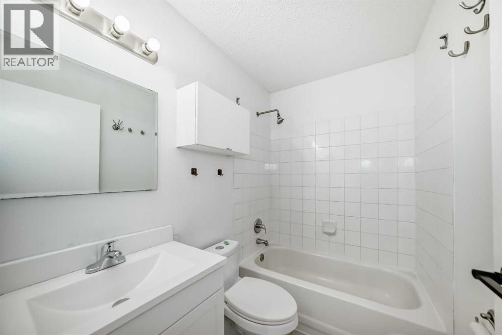 Photo 24 of 37 Martinbrook Link Ne, Calgary AB